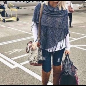 Lularoe Mimi Poncho
